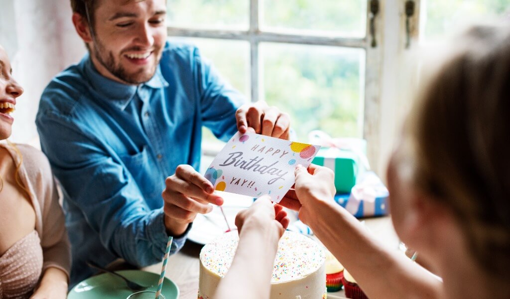 how-to-add-humor-to-birthday-card-writings